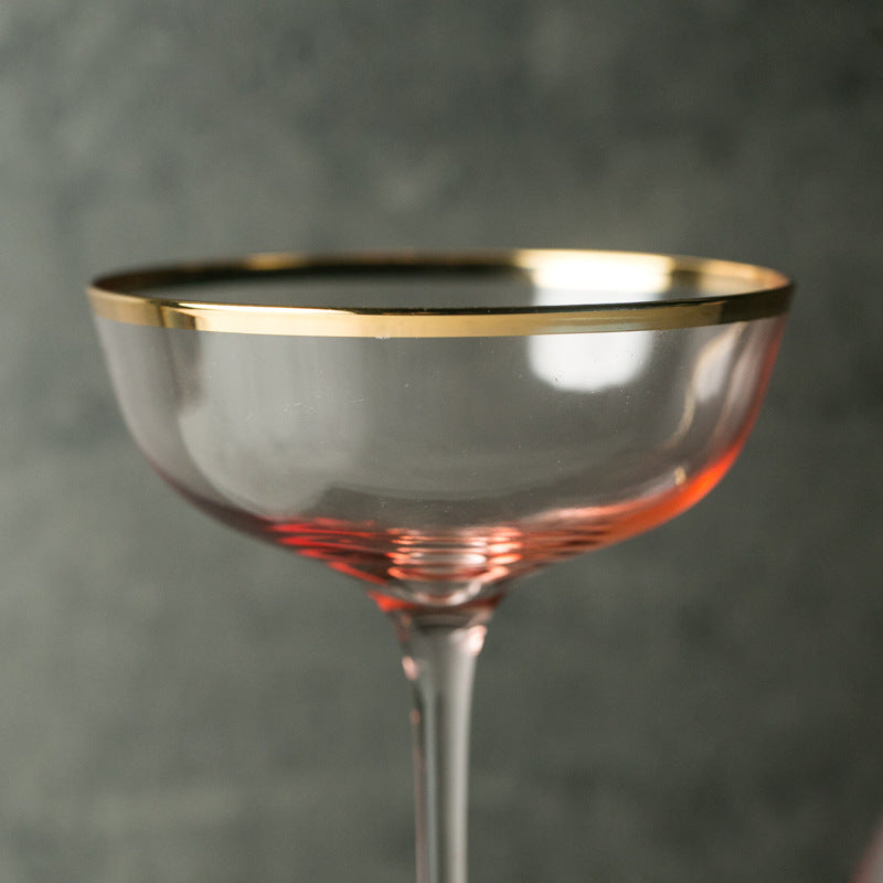 Verre à vin avec bord en or rose