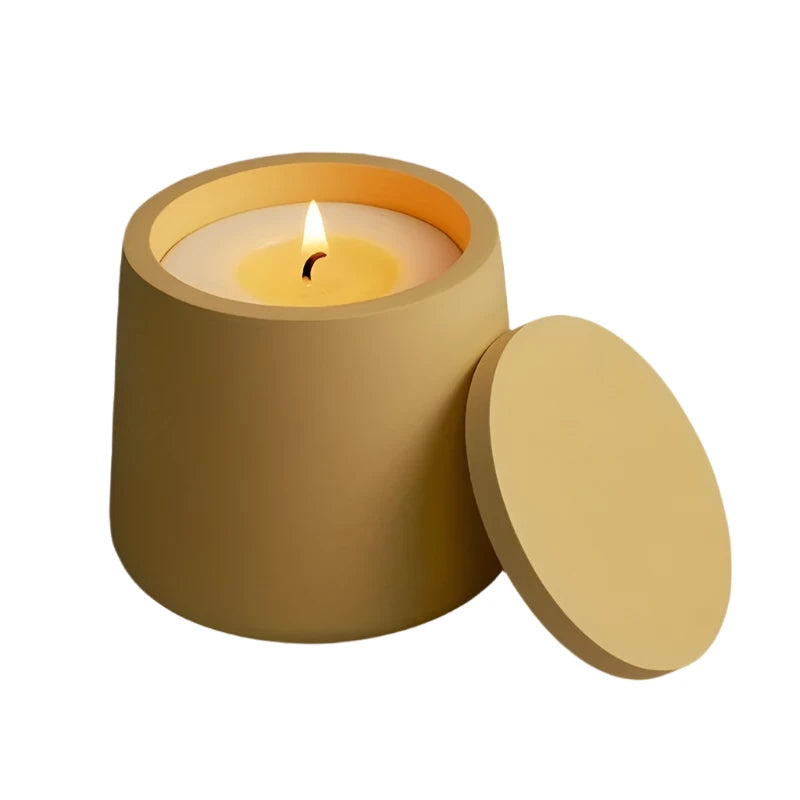 Molde para velas en forma de taza de color amarillo cremoso