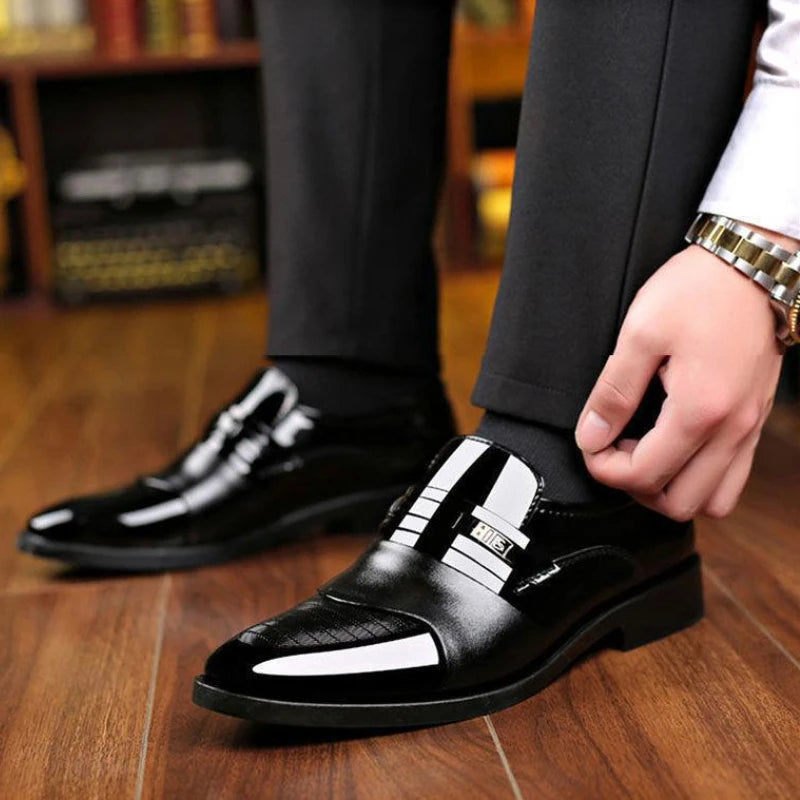 Mocassins de serveur lisses et brillants