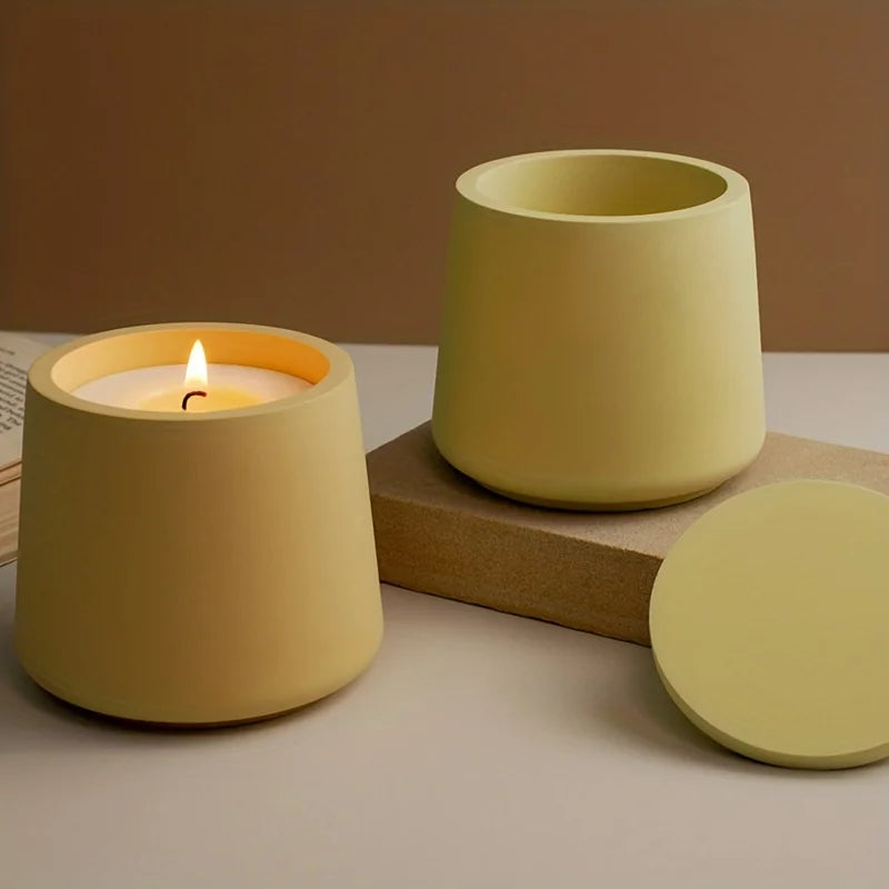 Molde para velas en forma de taza de color amarillo cremoso
