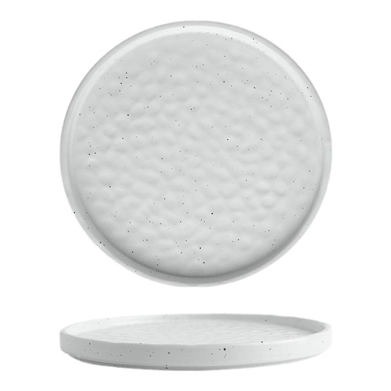 Plato de cerámica con diseño de piedra acanalada